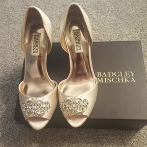 Badgley Mischka Wedding Shoes Heels in Ivory